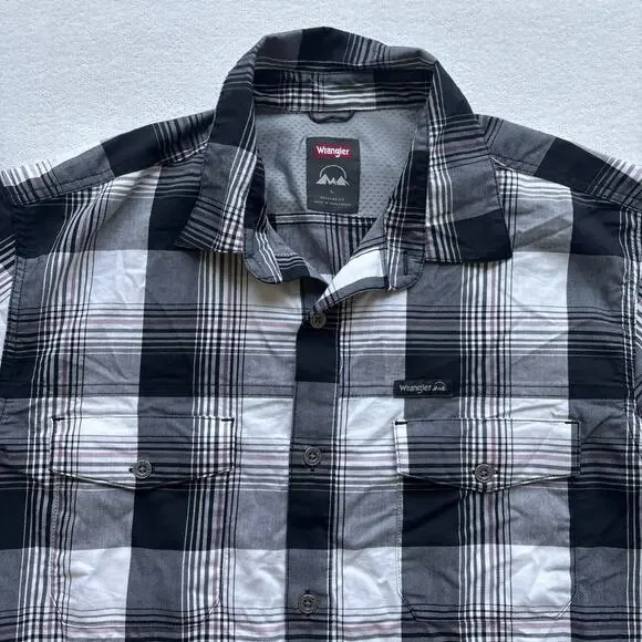 Wrangler Men Large Black Plaid Outdoor Short Sleeve Shirt with UPF 40 Protection - Picture 3 of 14